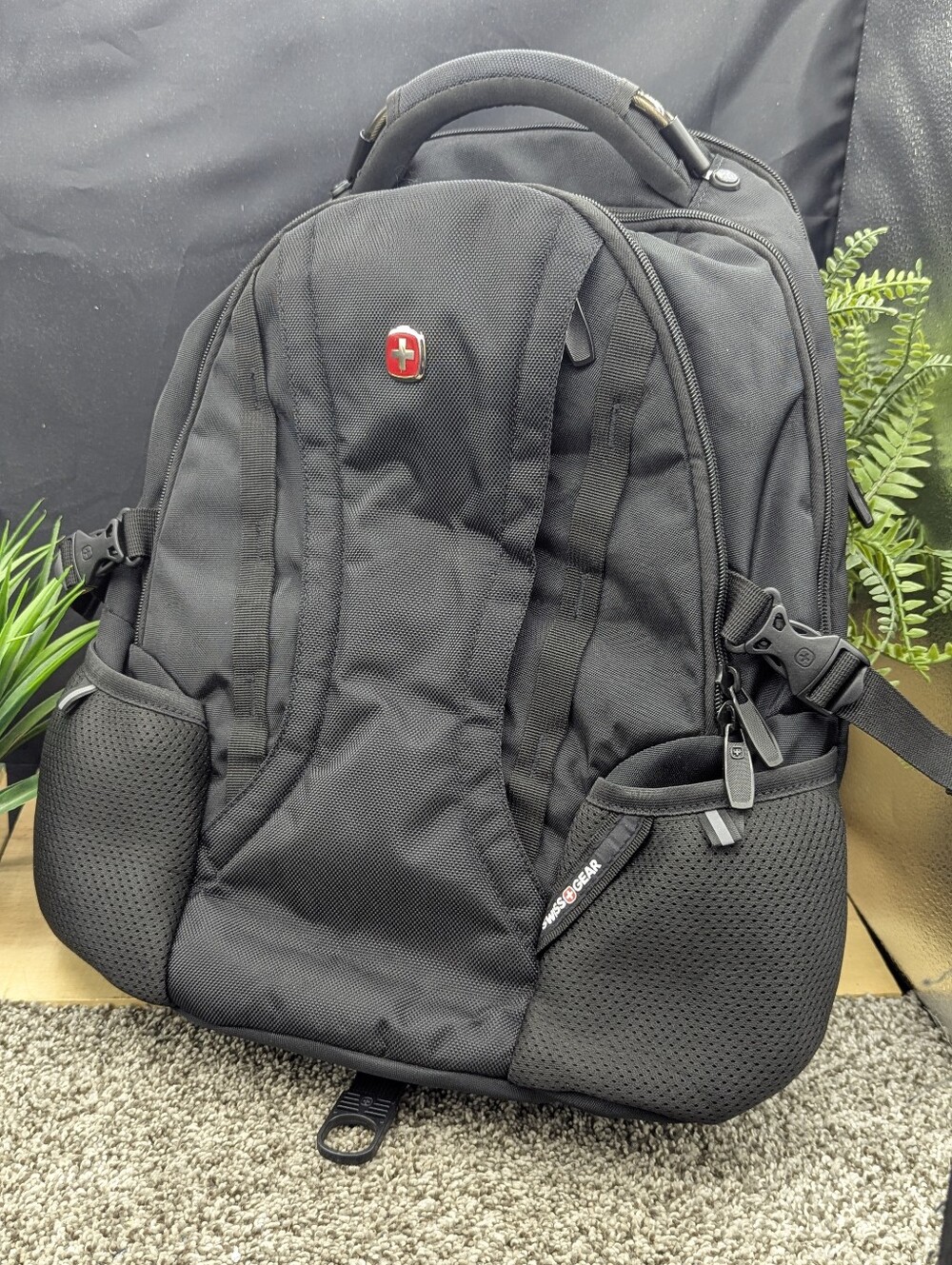 SwissGear 3760 Scan Smart Airflow Laptop Protection Adjustable Backpack